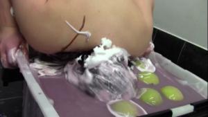 bobbing-for-apples-in-gunge_11.jpg